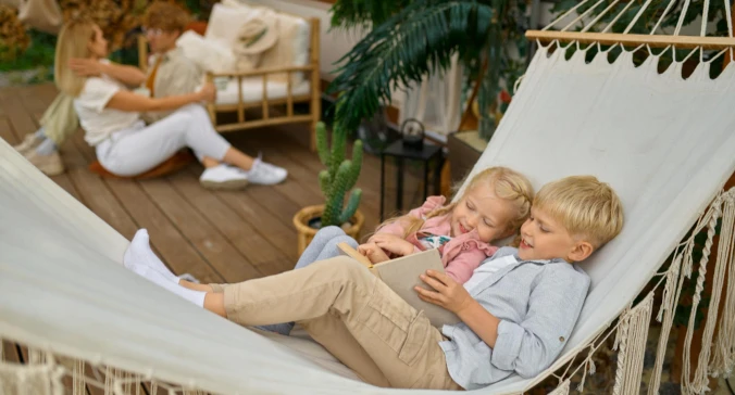 Taras dla rodziny z dziećmi: bezpieczne materiały i zabawowe strefy Taras dla rodziny z dziećmi: bezpieczne materiały i zabawowe strefy